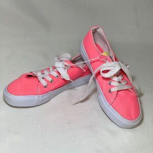 NWT Neon Pink Sneakers Girls 3 Lace Up Shoe Back to School Fall Sport Casual
